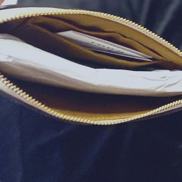 New Coach Corner Zip Wristlet - Picture 6 of 9